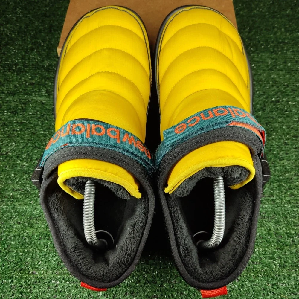 New Balance‎ Slippers Mens 8 Yellow Caravan Moc Mid v2 Primaloft SUFMMOCM Buckle